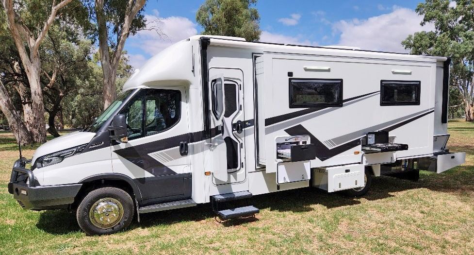2802SL Double slideout luxury motorhome